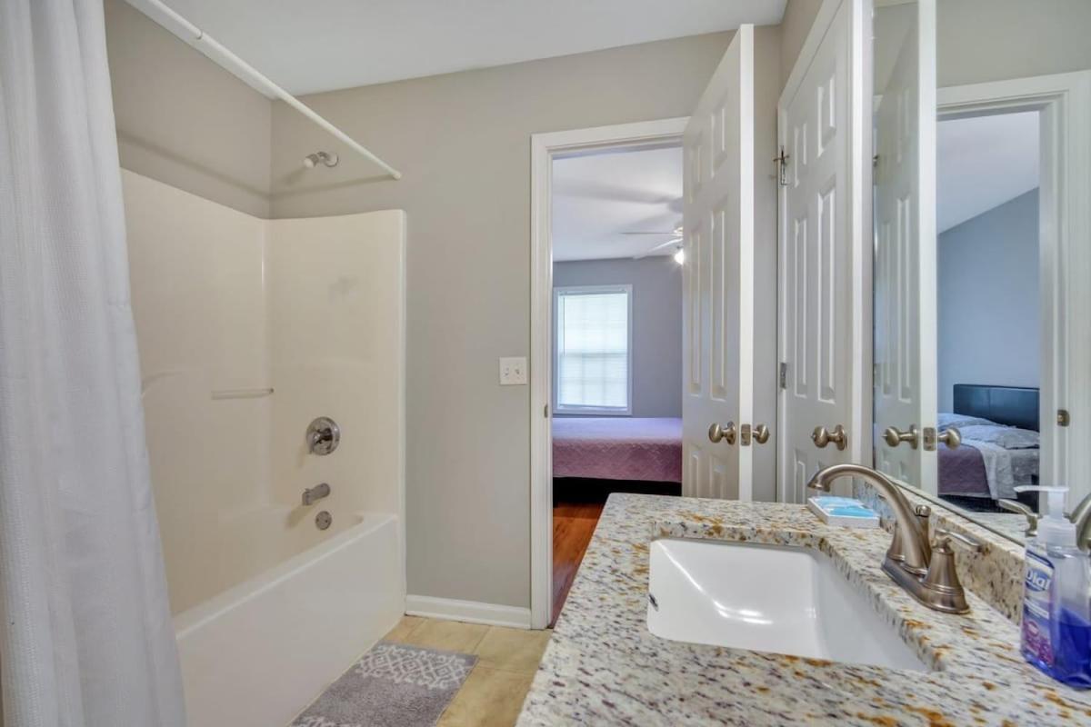 Charming Gray Home- 5 Mins From Gsu! Statesboro Esterno foto
