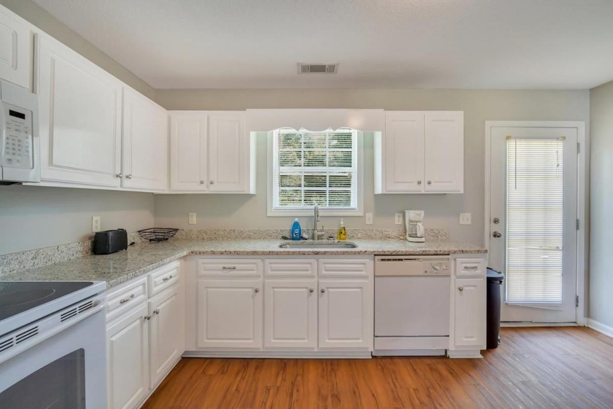 Charming Gray Home- 5 Mins From Gsu! Statesboro Esterno foto